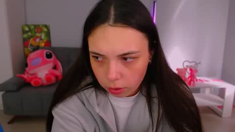 Snapshot of queenofthesense chatting on 10.16.25 Patricia online show from 10.16.25