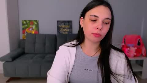 Snapshot of queenofthesense chatting on 11.11.25 Patricia online show from 11.11.25