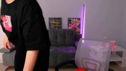 Snapshot of queenofthesense chatting on 11.12.25 Patricia online show from 11.12.25