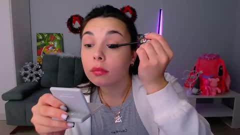 Snapshot of queenofthesense chatting on 11.19.25 Patricia online show from 11.19.25