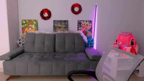 Snapshot of queenofthesense chatting on 11.23.25 Patricia online show from 11.23.25