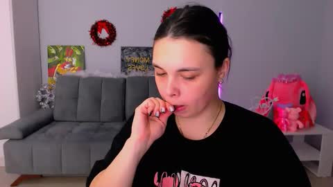 Snapshot of queenofthesense chatting on 11.24.25 Patricia online show from 11.24.25