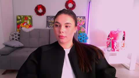 Snapshot of queenofthesense chatting on 12.16.25 Patricia online show from 12.16.25