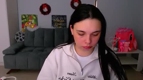 Snapshot of queenofthesense chatting on 12.22.25 Patricia online show from 12.22.25