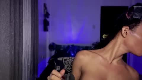 ValentinaMoone online show from 10.17.25