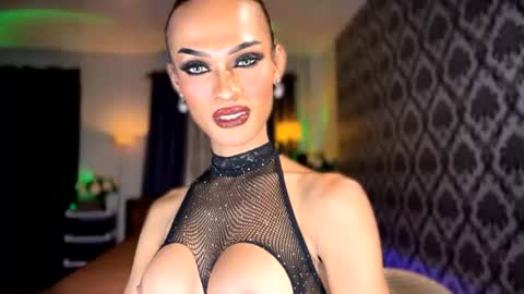 Snapshot of queenvalentinats chatting on 07.04.26 ValentinaMoone online show from 07.04.26