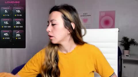 Snapshot of queitsharm_ chatting on 12.14.25 Anna online show from 12.14.25