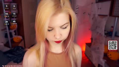 Snapshot of quennabrucker chatting on 11.03.25 Tate online show from 11.03.25