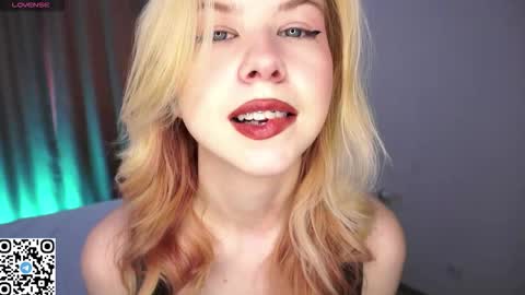 Snapshot of quennabrucker chatting on 03.20.26 Tate online show from 03.20.26