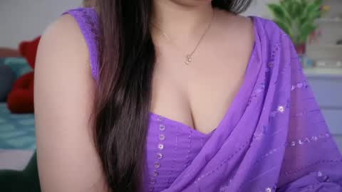 Snapshot of quest_queen chatting on 07.14.26 zaara online show from 07.14.26