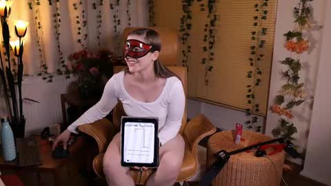Snapshot of quinnrmonroe chatting on 02.18.25 QuinnMonroe online show from 02.18.25