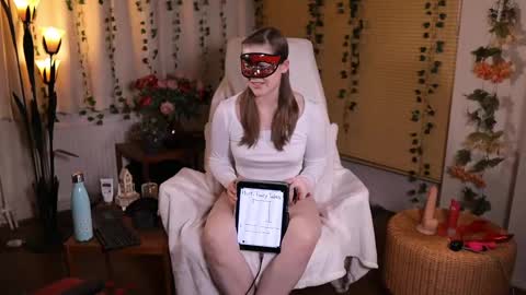 Snapshot of quinnrmonroe chatting on 02.26.25 QuinnMonroe online show from 02.26.25