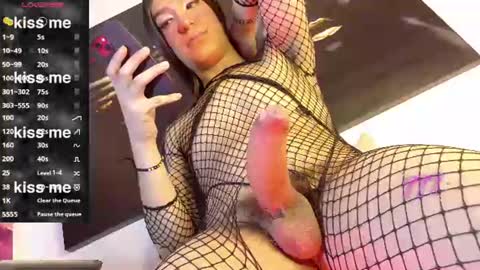 Snapshot of quuen_valery chatting on 07.19.26 quuen_valery online show from 07.19.26