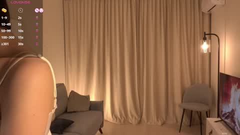 Snapshot of qwelbi chatting on 09.24.25 kiri online show from 09.24.25