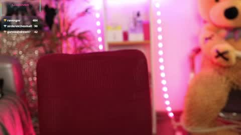 Nova Hollis online show from 03.31.26