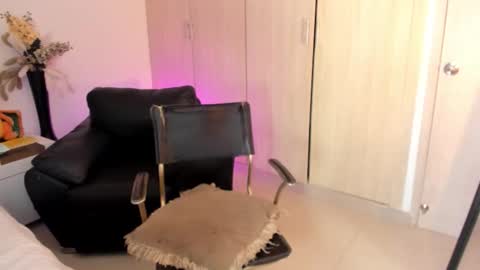 natalia  -  online show from 10.22.25