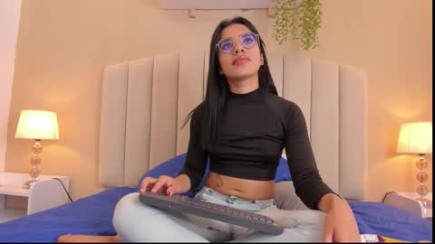 Rachel Donnelly online show from 12.17.25