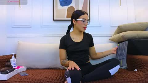 Rachel Donnelly online show from 03.31.26