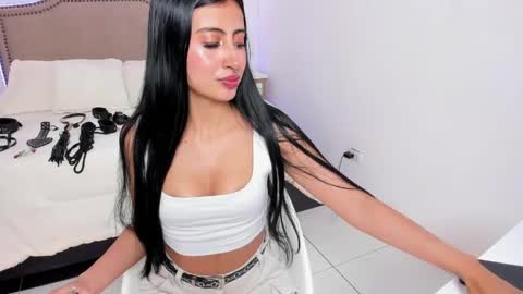 RACHEL ES online show from 04.14.26