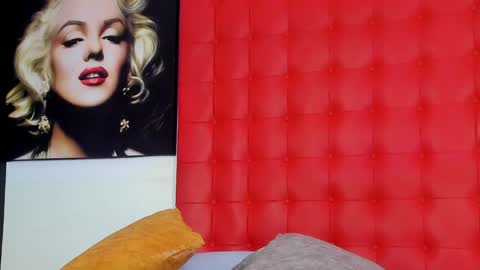 Snapshot of rachel_roman chatting on 05.26.26 DALIANA online show from 05.26.26