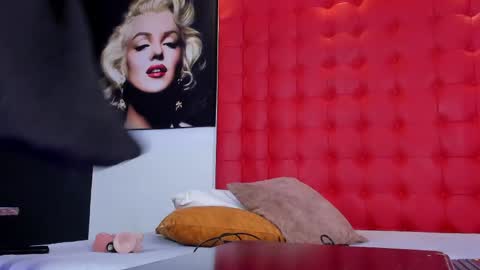 Snapshot of rachel_roman chatting on 05.31.26 DALIANA online show from 05.31.26