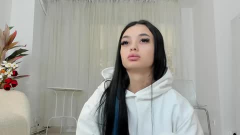 Snapshot of rachellravee chatting on 05.10.26 Rachell online show from 05.10.26
