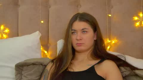 Snapshot of rachellsimpson chatting on 12.23.24 RachellSimpson online show from 12.23.24