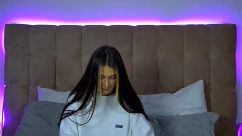 Snapshot of rachellsimpson chatting on 11.14.25 RachellSimpson online show from 11.14.25