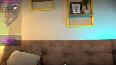 Snapshot of rachelruizz chatting on 09.14.25 RACHEL online show from 09.14.25