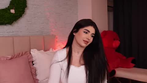 RachelSwaan online show from 02.28.25