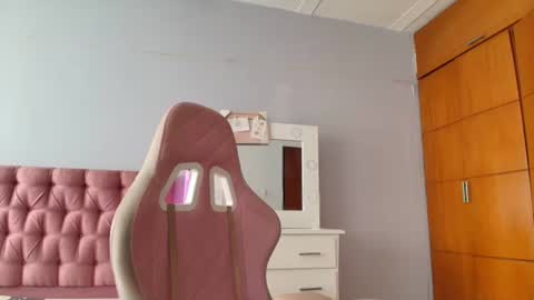 radiantgoddes online show from 12.05.24