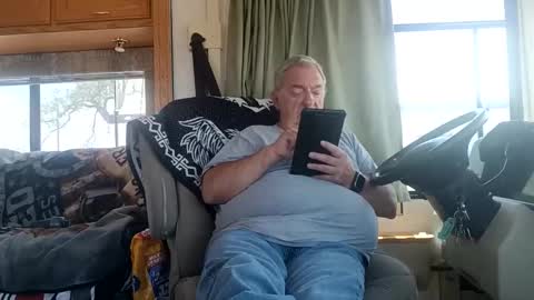Snapshot of radiomantim chatting on 04.21.26 Radioman for fun online show from 04.21.26