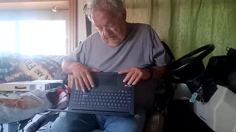 Snapshot of radiomantim chatting on 05.11.26 Radioman for fun online show from 05.11.26