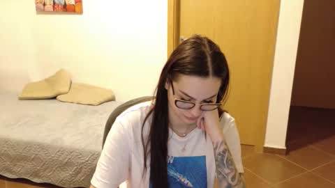 Snapshot of raeeamber_ chatting on 02.01.26 sweet peach online show from 02.01.26