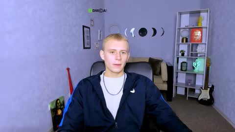 Snapshot of rafael_bien chatting on 11.20.25 rafael online show from 11.20.25