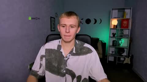 Snapshot of rafael_bien chatting on 12.20.25 rafael online show from 12.20.25