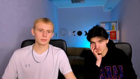 Snapshot of rafael_bien chatting on 12.22.25 rafael online show from 12.22.25