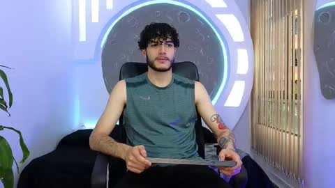 Snapshot of rafael_mendez chatting on 09.26.25 R A F A E L online show from 09.26.25