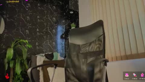 R A F A E L online show from 01.18.26