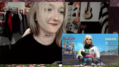 Snapshot of raiingurl chatting on 10.09.25 Kate online show from 10.09.25