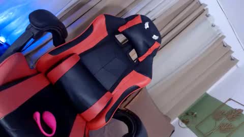 itsmeRailey online show from 12.15.24