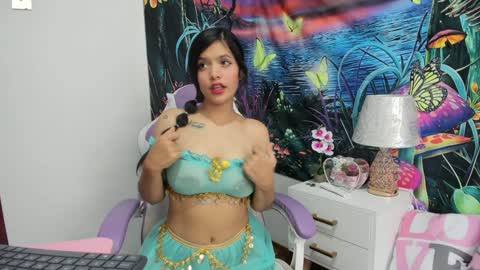 Snapshot of rainbow__coockie chatting on 01.04.25 rainbow__coockie online show from 01.04.25