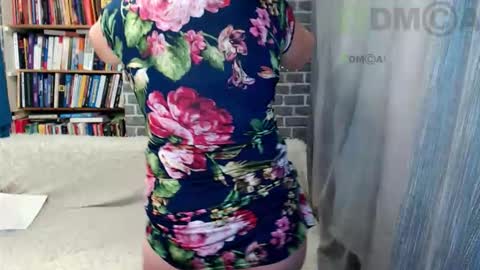 rainbowladyy online show from 12.18.25