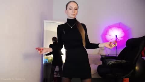 Snapshot of rainleiwa chatting on 10.26.25 Call me Lei online show from 10.26.25