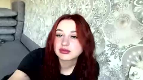 Snapshot of raisaklee chatting on 06.18.26 Cherry online show from 06.18.26
