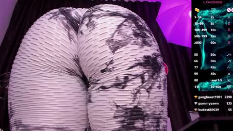 Laura online show from 01.06.25