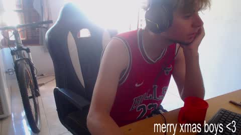 Snapshot of ramisexyloveyou chatting on 12.28.24 Ramiro online show from 12.28.24