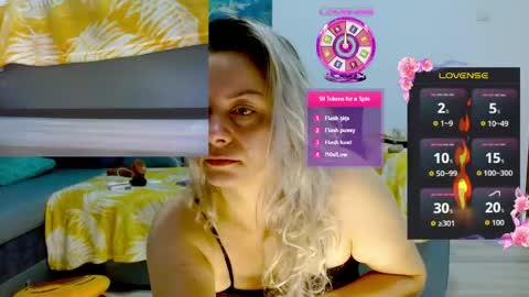 Snapshot of ramonaanca99 chatting on 05.17.26 Kim-Hot-Girl online show from 05.17.26