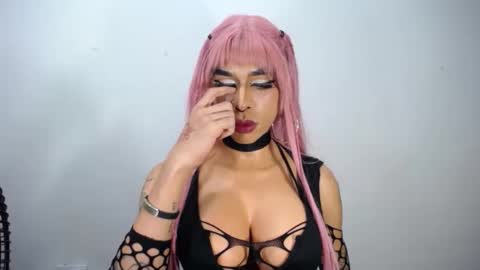 Snapshot of ramonasmit chatting on 10.13.25 RamonaSmit online show from 10.13.25