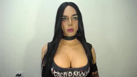 Snapshot of ramonasmit chatting on 10.23.25 RamonaSmit online show from 10.23.25